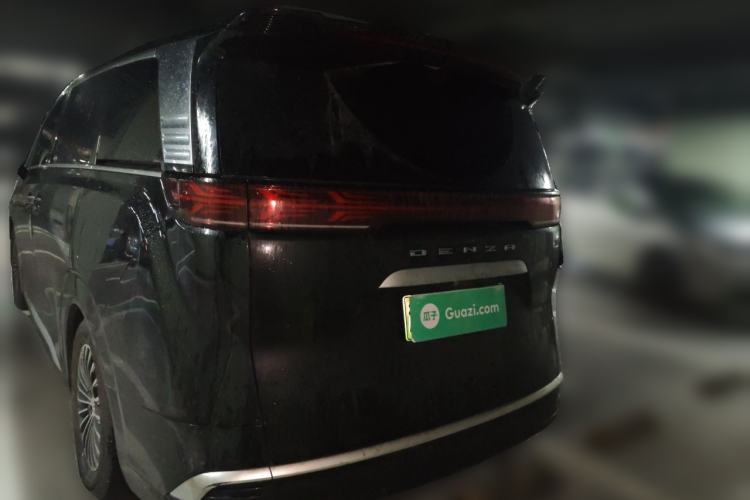 Used Denza D9 2022 DM-i 970 Four-Wheel Drive Prestige Model Rear