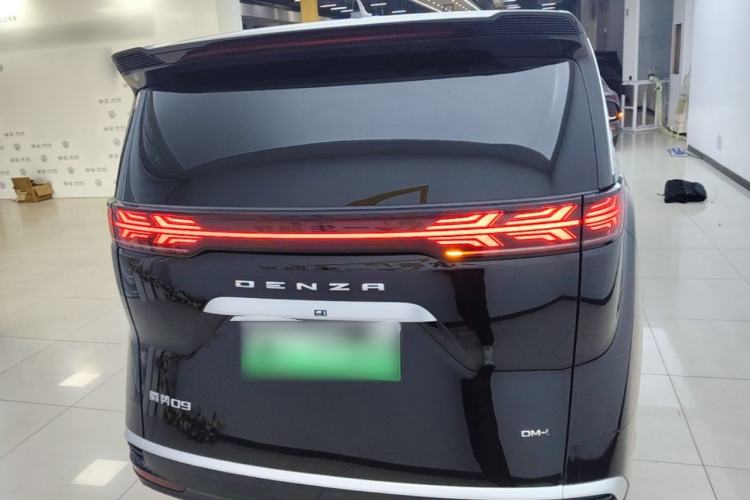 Used Denza D9 2022 DM-i 1040 Prestige Model Rear