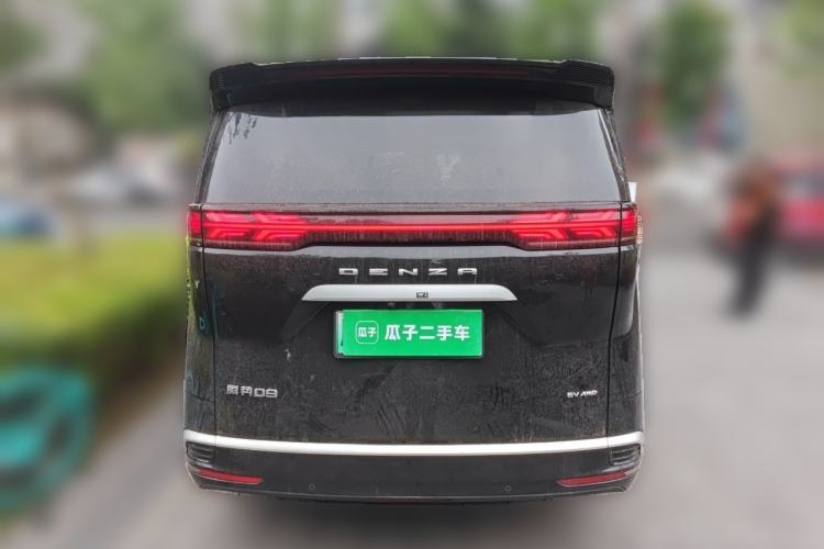 Used Denza D9 2022 EV 600 Four-Wheel Drive Flagship Model Rear