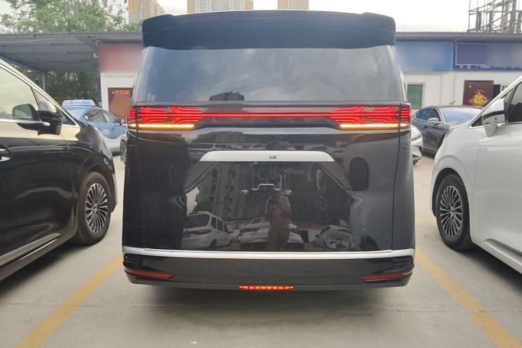 Used Denza D9 2022 EV 600 Four-Wheel Drive Flagship Model Rear