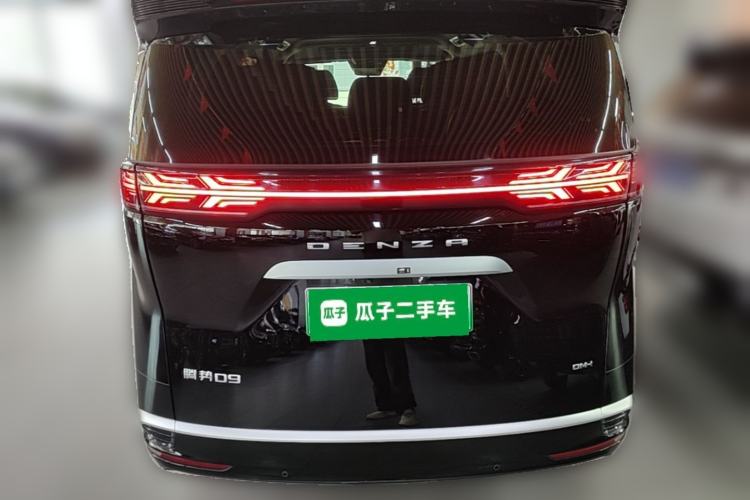 Used Denza D9 2022 DM-i 1040 Prestige Model Rear