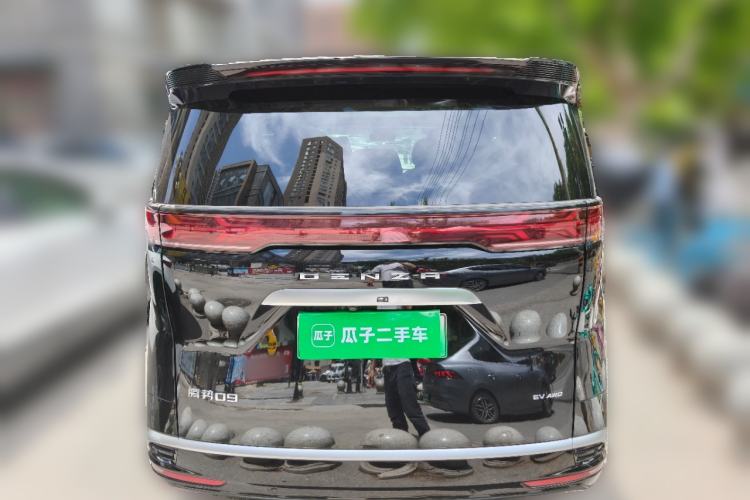 Used Denza D9 2022 EV 600 Four-Wheel Drive Flagship Model Rear
