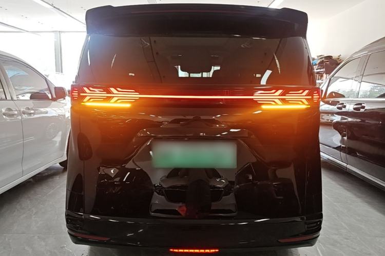 Used Denza D9 2022 DM-i 970 Four-Wheel Drive Flagship Model Rear
