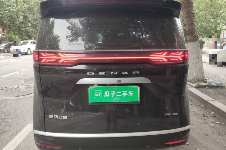 Used Denza D9 2022 DM-i 970 Four-Wheel Drive Prestige Model Rear