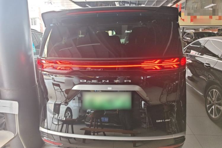 Used Denza D9 2022 DM-i 970 Four-Wheel Drive Flagship Model Rear