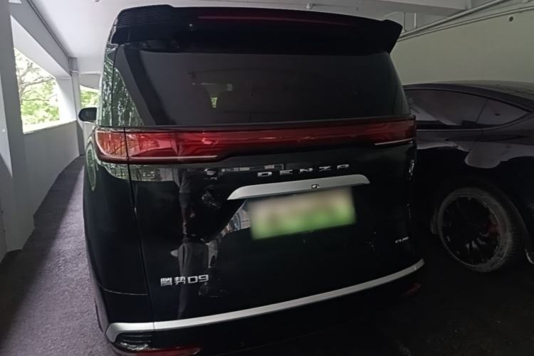 Used Denza D9 2022 EV 600 Four-Wheel Drive Flagship Model Rear