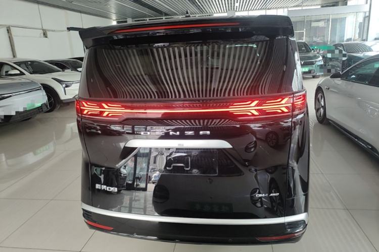 Used Denza D9 2022 DM-i 970 Four-Wheel Drive Prestige Model Rear