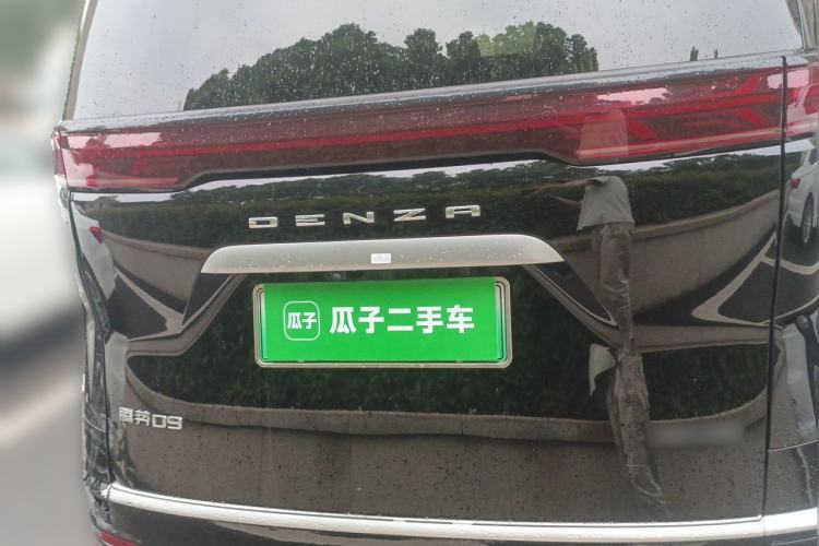 Used Denza D9 2022 DM-i 970 Four-Wheel Drive Prestige Model Rear