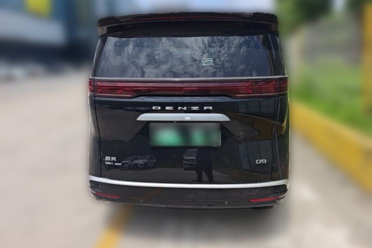 Used Denza D9 2022 DM-i 970 Four-Wheel Drive Flagship Model Rear