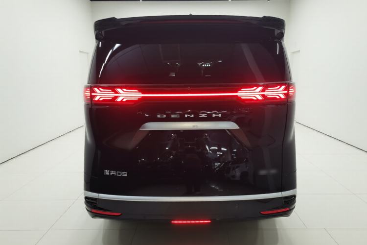 Used Denza D9 2022 DM-i 970 Four-Wheel Drive Flagship Model Rear