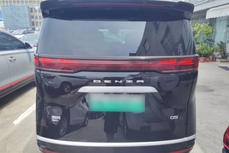 Used Denza D9 2022 DM-i 1040 Prestige Model Rear