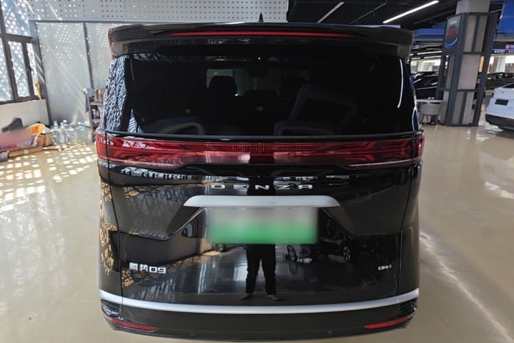 Used Denza D9 2022 DM-i 1040 Prestige Model Rear
