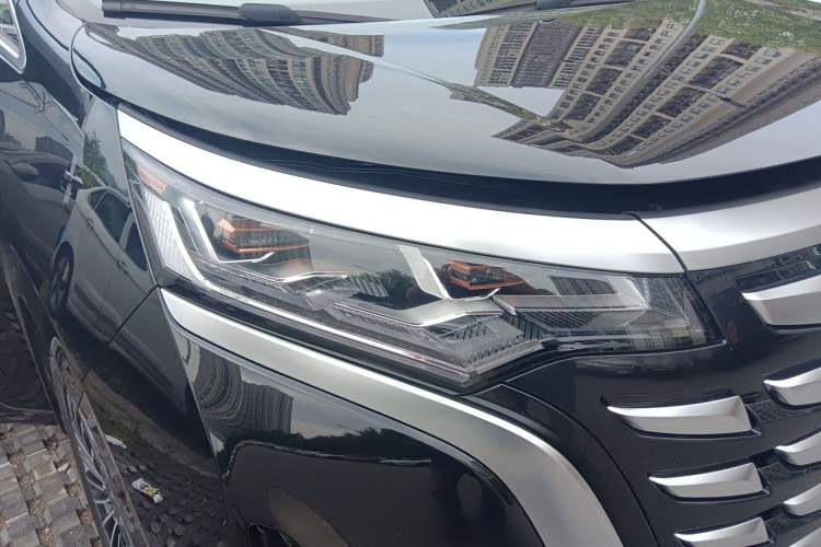 Used Denza D9 2022 DM-i 945 Luxury Model Right Front Headlight