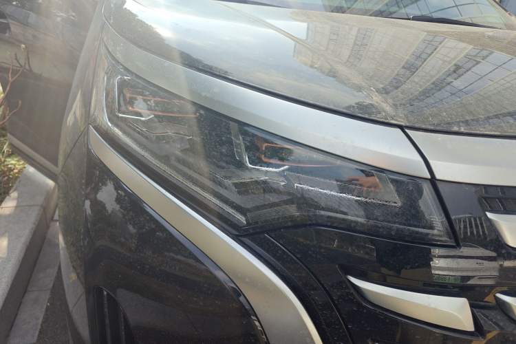Used Denza D9 2022 DM-i 1040 Prestige Model Right Front Headlight