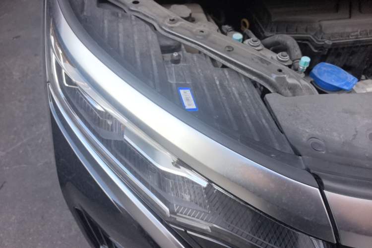 Used Denza D9 2022 DM-i 970 Four-Wheel Drive Flagship Model Right Front Headlight