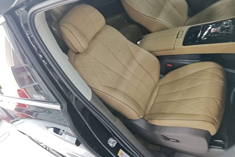 Used Denza D9 2022 DM-i 970 Four-Wheel Drive Flagship Model Right Front Seat