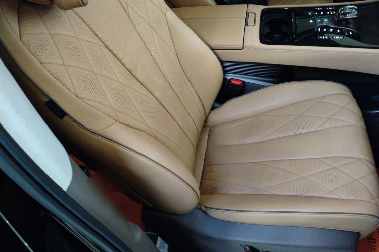 Used Denza D9 2022 DM-i 970 Four-Wheel Drive Flagship Model Right Front Seat