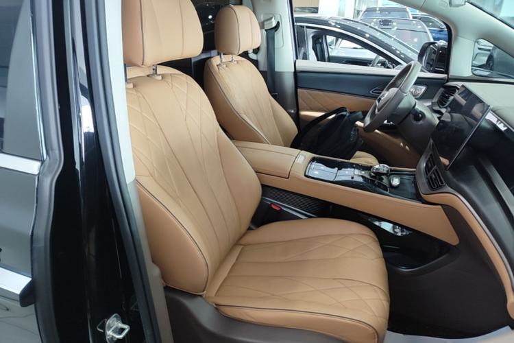 Used Denza D9 2022 DM-i 970 Four-Wheel Drive Prestige Model Right Front Seat