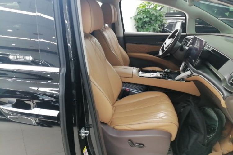 Used Denza D9 2022 DM-i 970 Four-Wheel Drive Prestige Model Right Front Seat