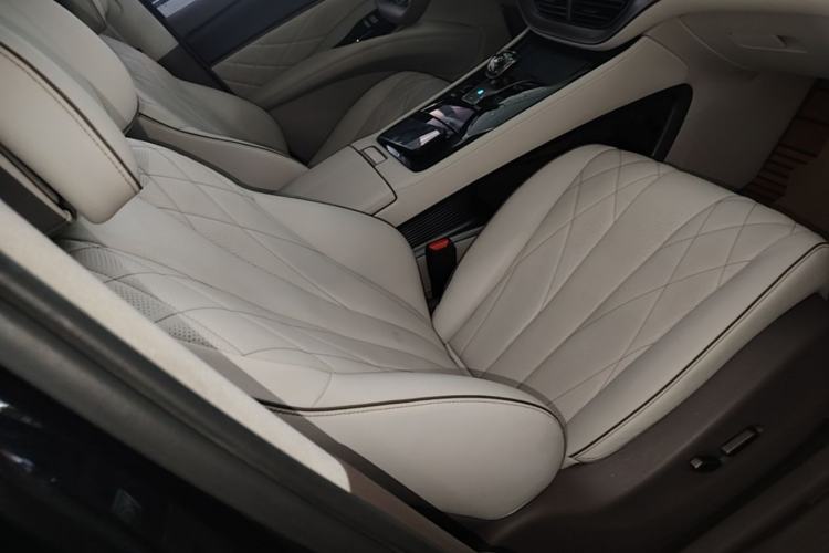 Used Denza D9 2022 DM-i 970 Four-Wheel Drive Flagship Model Right Front Seat