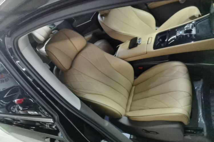 Used Denza D9 2022 DM-i 970 Four-Wheel Drive Flagship Model Right Front Seat