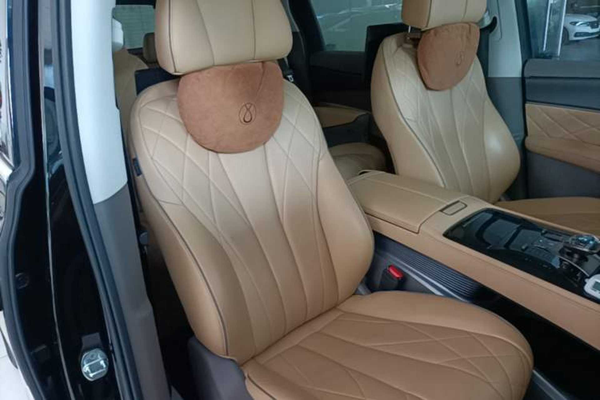 Used Denza D9 2022 DM-i 970 Four-Wheel Drive Prestige Model Right Front Seat