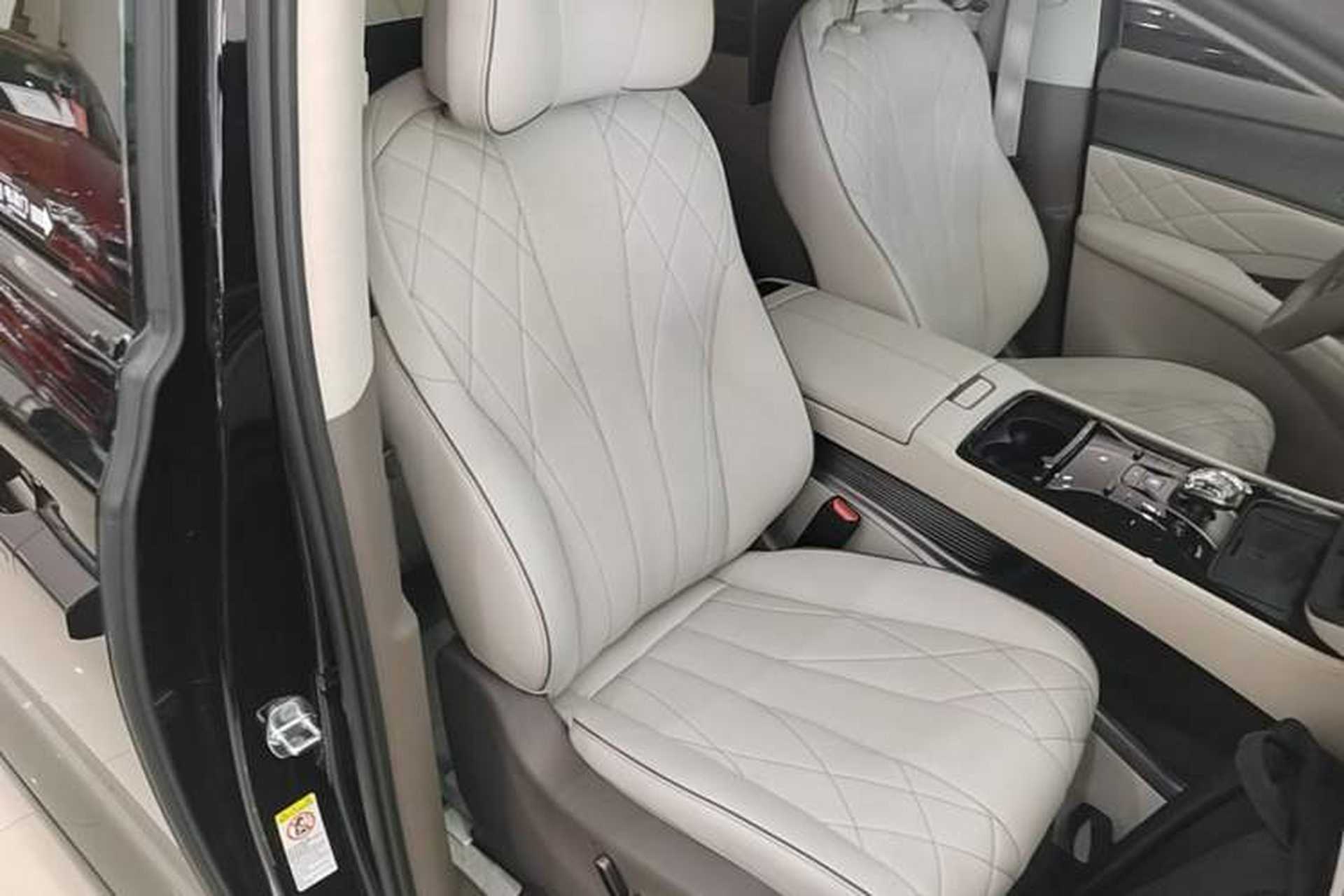 Used Denza D9 2022 DM-i 970 Four-Wheel Drive Flagship Model Right Front Seat