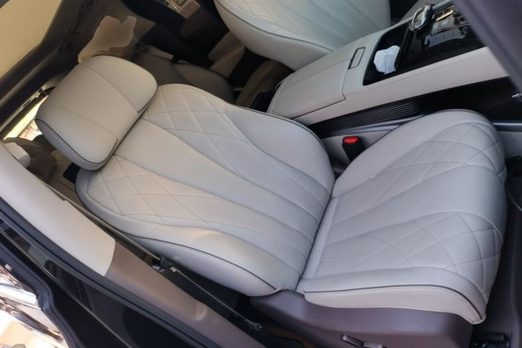 Used Denza D9 2022 DM-i 970 Four-Wheel Drive Flagship Model Right Front Seat