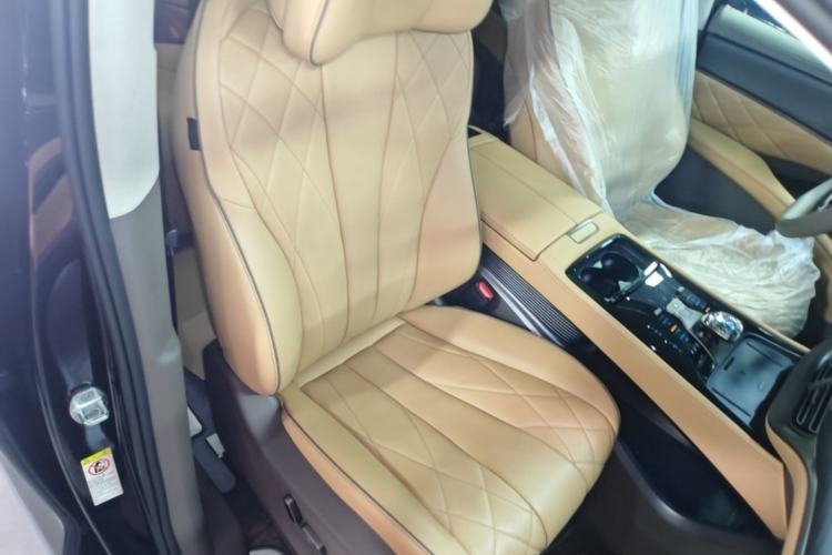 Used Denza D9 2022 DM-i 970 Four-Wheel Drive Flagship Model Right Front Seat