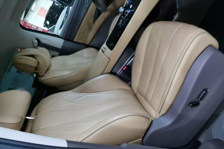 Used Denza D9 2022 DM-i 970 Four-Wheel Drive Flagship Model Right Front Seat