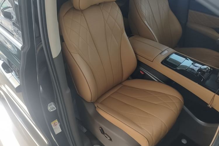 Used Denza D9 2022 DM-i 970 Four-Wheel Drive Flagship Model Right Front Seat
