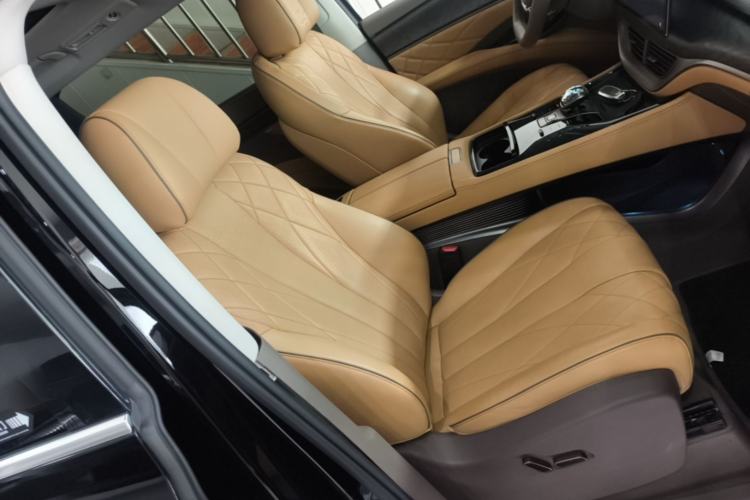 Used Denza D9 2022 DM-i 1040 Prestige Model Right Front Seat