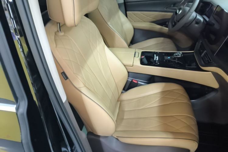 Used Denza D9 2022 DM-i 970 Four-Wheel Drive Flagship Model Right Front Seat