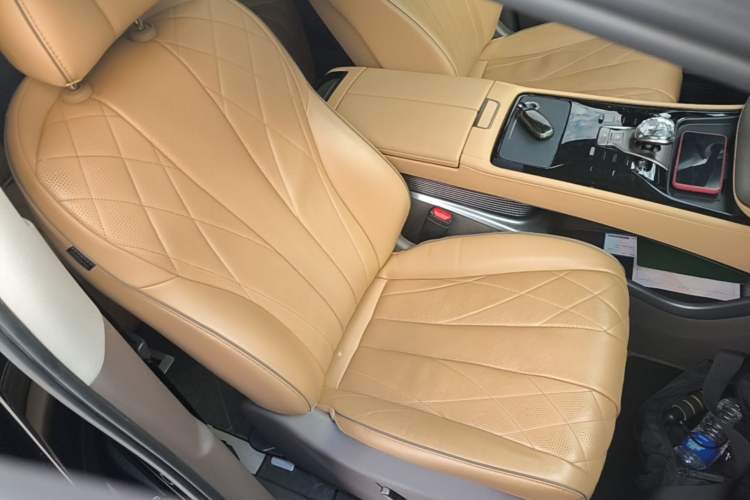 Used Denza D9 2022 DM-i 970 Four-Wheel Drive Prestige Model Right Front Seat