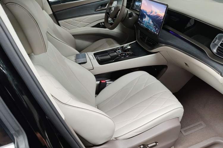 Used Denza D9 2022 DM-i 970 Four-Wheel Drive Flagship Model Right Front Seat