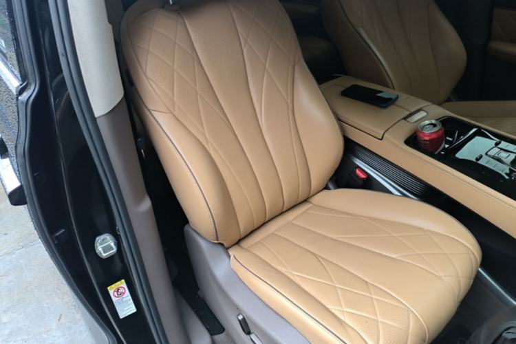 Used Denza D9 2022 DM-i 970 Four-Wheel Drive Flagship Model Right Front Seat