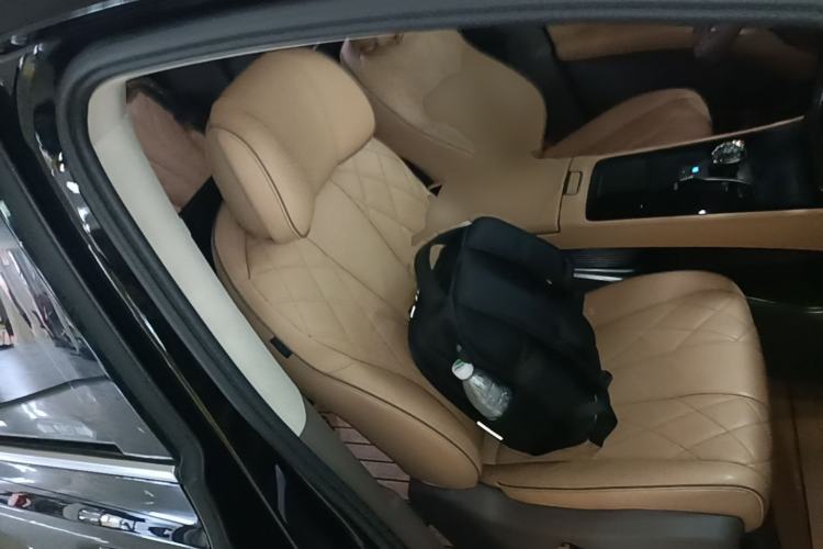 Used Denza D9 2022 DM-i 970 Four-Wheel Drive Flagship Model Right Front Seat