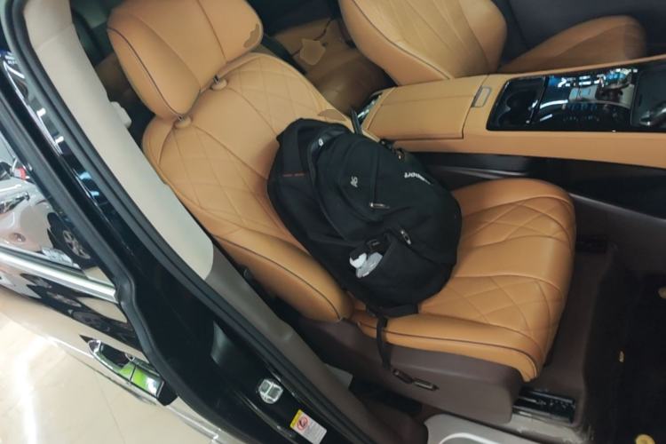 Used Denza D9 2022 DM-i 970 Four-Wheel Drive Flagship Model Right Front Seat