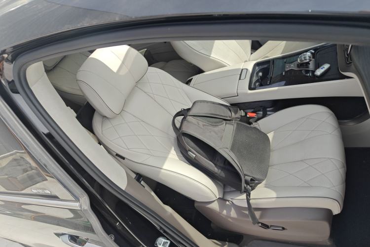 Used Denza D9 2022 DM-i 970 Four-Wheel Drive Flagship Model Right Front Seat