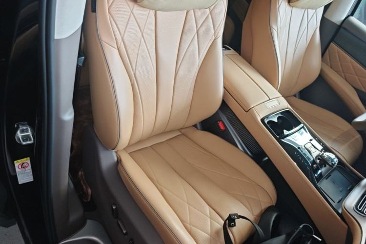 Used Denza D9 2022 DM-i 970 Four-Wheel Drive Flagship Model Right Front Seat