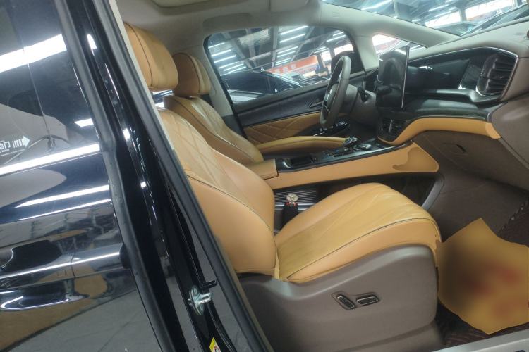 Used Denza D9 2022 DM-i 1040 Prestige Model Right Front Seat