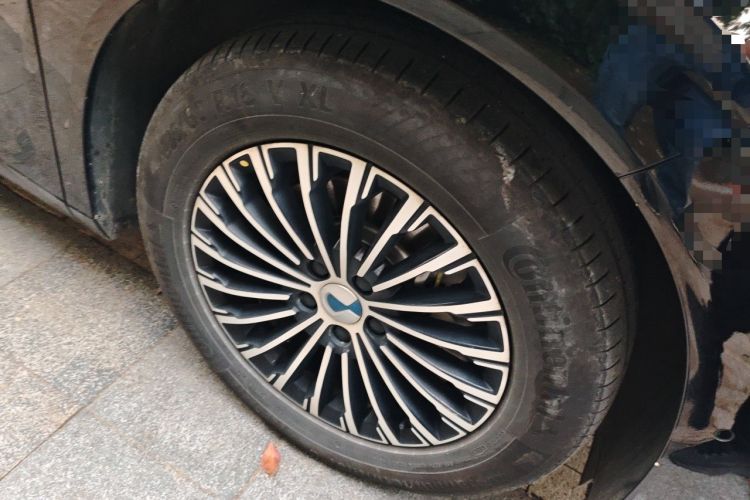 Used Denza D9 2022 DM-i 970 Four-Wheel Drive Flagship Model Right Front Wheel Hub