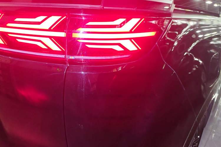 Used Denza D9 2022 DM-i 1040 Prestige Model Right Rear Taillight
