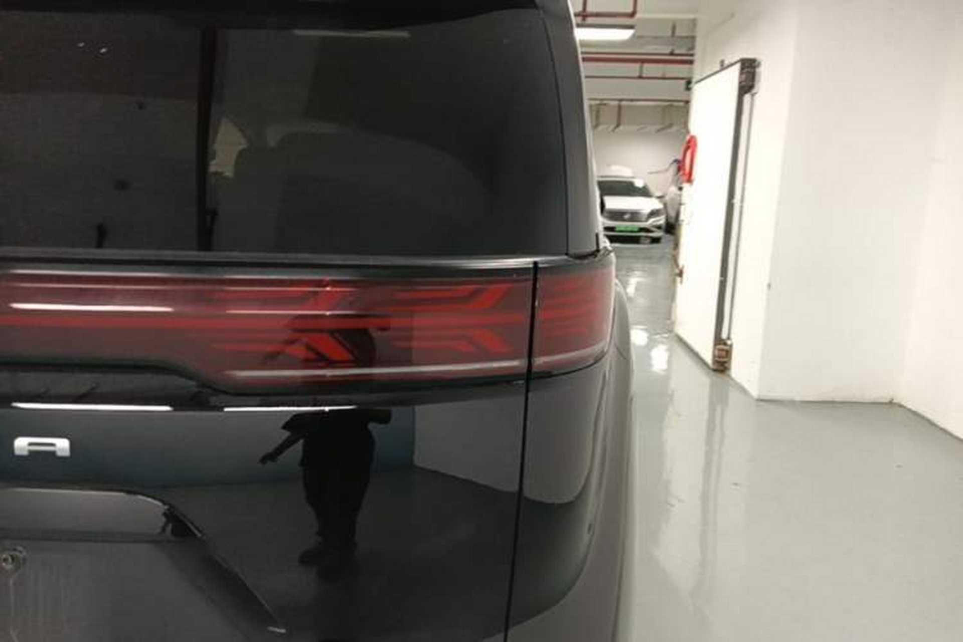Used Denza D9 2022 EV 600 Four-Wheel Drive Prestige Model Right Rear Taillight