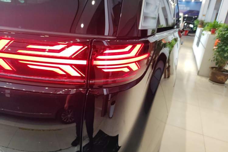 Used Denza D9 2022 DM-i 1040 Prestige Model Right Rear Taillight