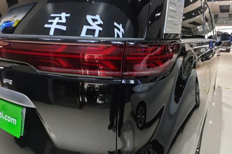 Used Denza D9 2022 DM-i 1040 Prestige Model Right Rear Taillight