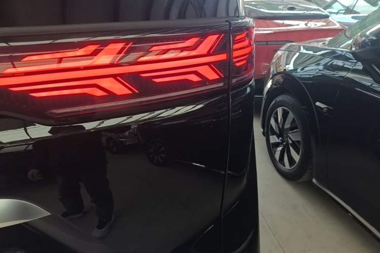 Used Denza D9 2022 DM-i 1040 Prestige Model Right Rear Taillight