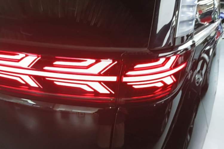 Used Denza D9 2022 DM-i 1040 Prestige Model Right Rear Taillight