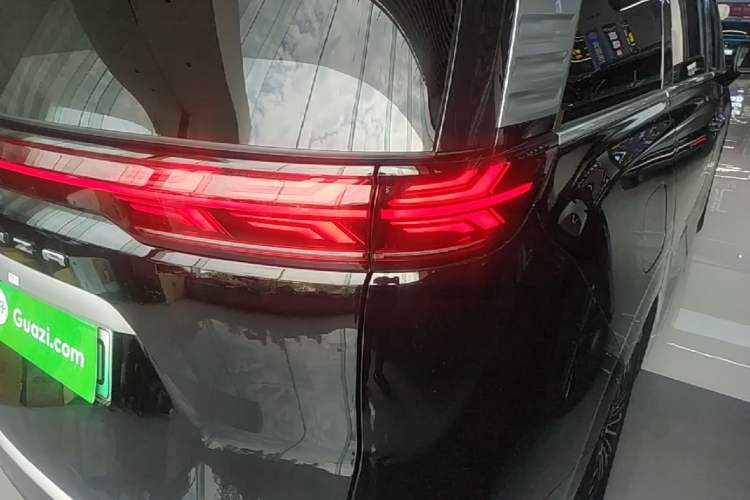 Used Denza D9 2022 DM-i 1040 Prestige Model Right Rear Taillight