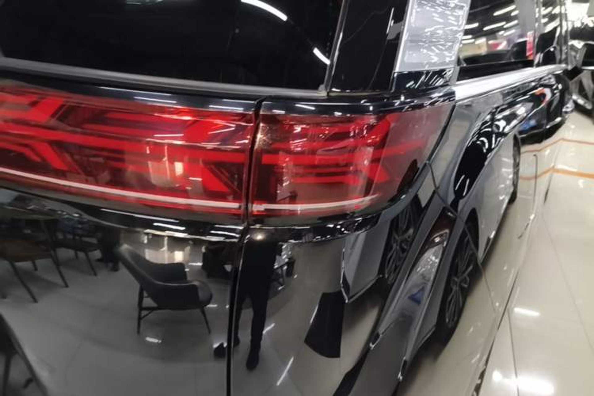 Used Denza D9 2022 DM-i 970 Four-Wheel Drive Flagship Model Right Rear Taillight
